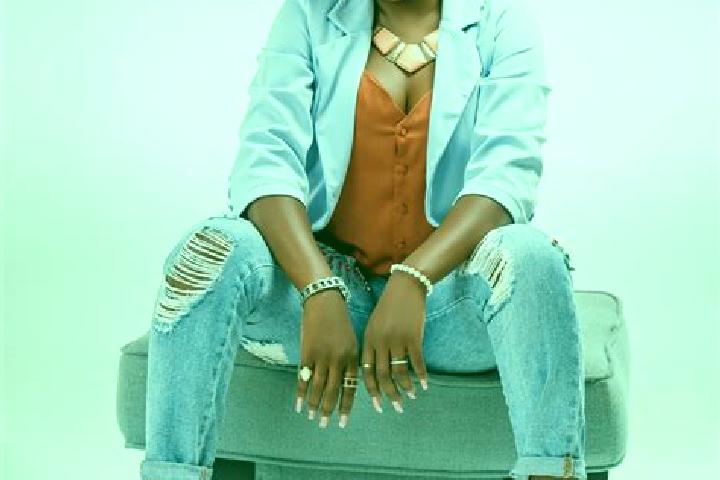 Aurora, 30 — Escort in Mumbue, Angola