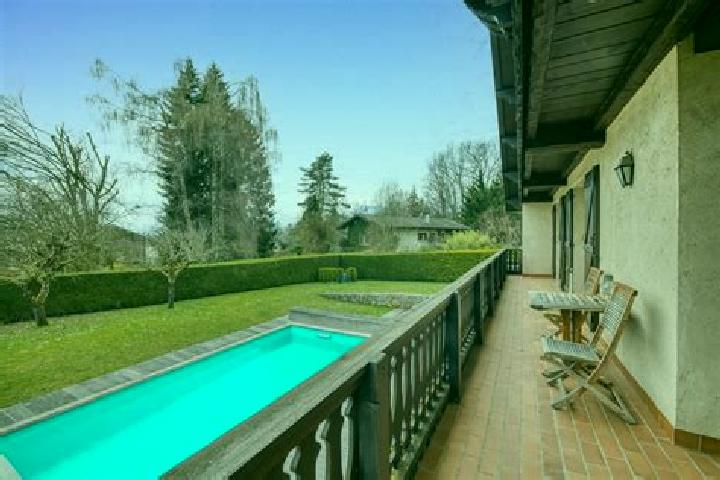 Aurora, 30 — Escort in Pringy, France