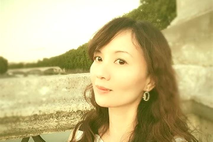 Aurora, 30 — Escort in Qiaoshang, China