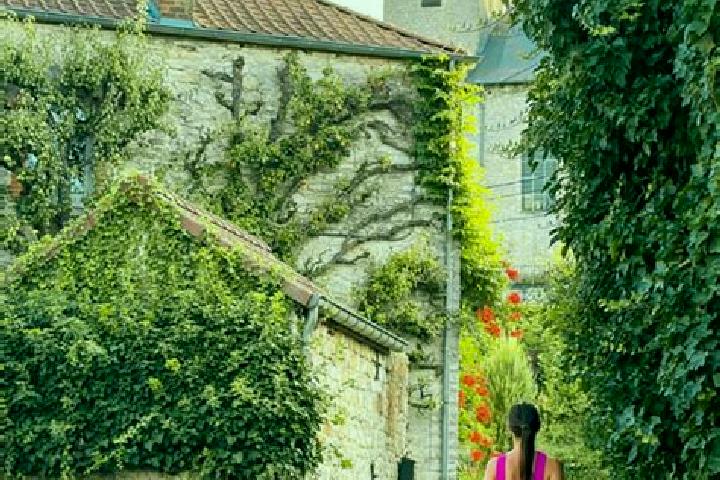 Aurora, 30 — Escort in Saint-Jean-Geest, Belgium