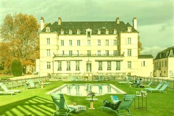 Aurora, 30 — Escort in Saulon-la-Chapelle, France