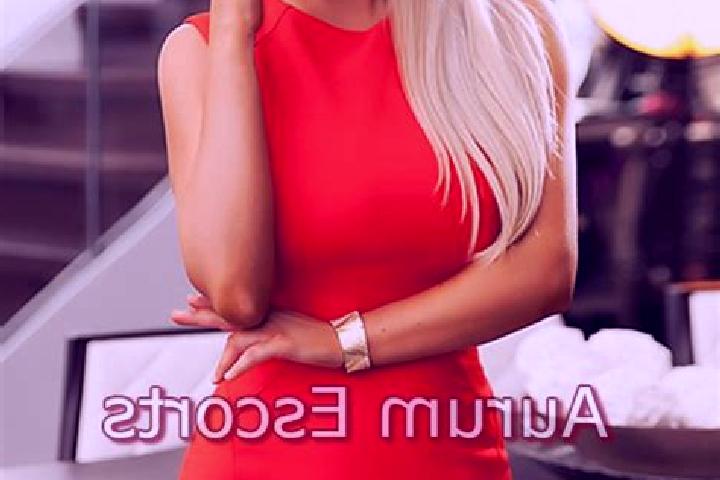 Aurora, 31, a blonde amber-eyed middle eastern companion based in Coaxinquila. Offering Travel Companion, Duos, Fetish, Roleplay, Domination. Available for i...