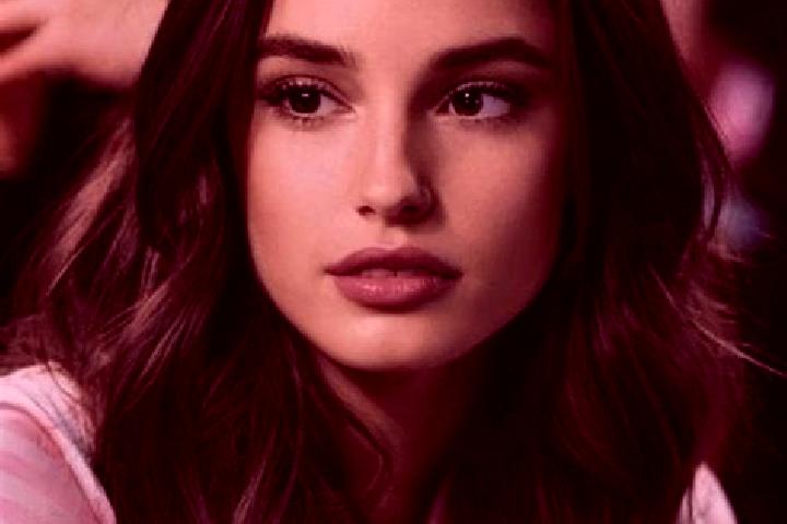 Aurora, 31, a brunette brown-eyed middle eastern companion based in Predoi. Offering Party Girl, Duos, CIM, Deep French Kissing, Girlfriend Experience. Avail...