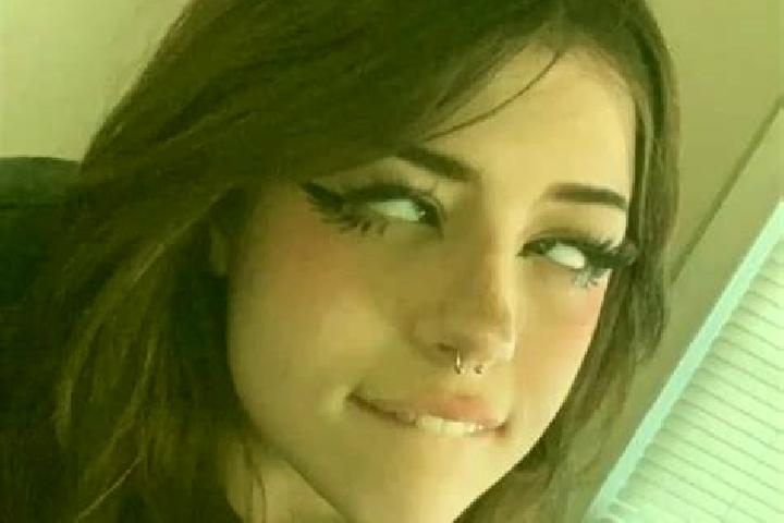 Aurora, 31, a brunette brown-eyed mixed companion based in Takht-e Qeysar. Offering Party Girl, OWO. Available for incall and outcall, overnight bookings ava...