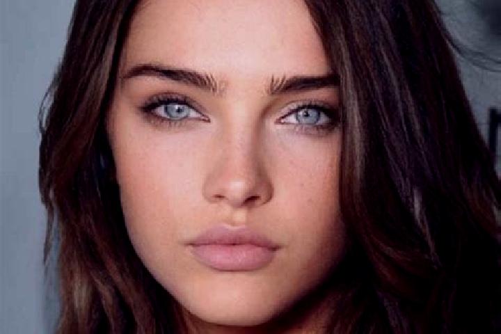 Aurora, 31, a brunette grey-eyed european companion based in Kumakwane. Offering Party Girl, GFE, Domination. Available for incall and outcall, overnight boo...