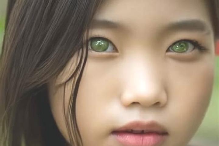 Aurora, 31, a chestnut green-eyed asian companion based in Arai. Offering CIM, Dinner Date, Domination, Duos. Available for incall and outcall, day and eveni...