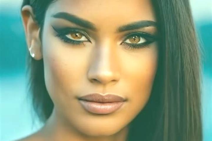 Aurora, 31, a dark blonde grey-eyed latina companion based in Eshowe. Offering Overnight, 69, Couples. Available for incall and outcall, overnight bookings a...