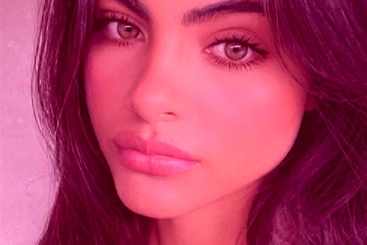 Aurora, 31, a red green-eyed indian companion based in Wilton Manors. Offering Deep French Kissing, Girlfriend Experience, 69, Couples, Fetish. Available for...