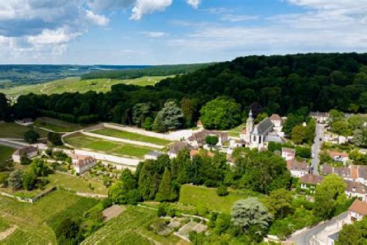 Aurora, 31 — Escort in Hautvillers, France