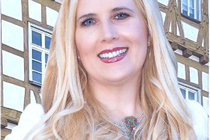 Aurora, 31 — Escort in Kollnburg, Germany