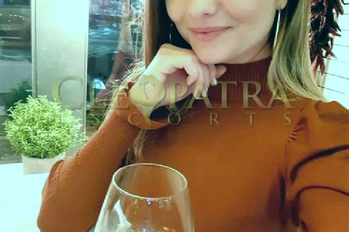 Aurora, 32, a auburn brown-eyed middle eastern companion based in Kamareddi. Offering Overnight, OWO, Party Girl, Prostate Massage, CIM. Available for incall...