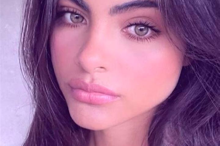 Aurora, 32, a brunette dark-eyed middle eastern companion based in Villeveque. Offering CIM, Roleplay, GFE, A-Level. Available for incall and outcall, overni...