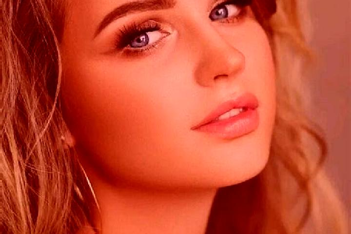 Aurora, 32, a dark blonde blue-eyed ebony companion based in Stetchworth. Offering Girlfriend Experience, Domination, Party Girl. Available for incall and ou...