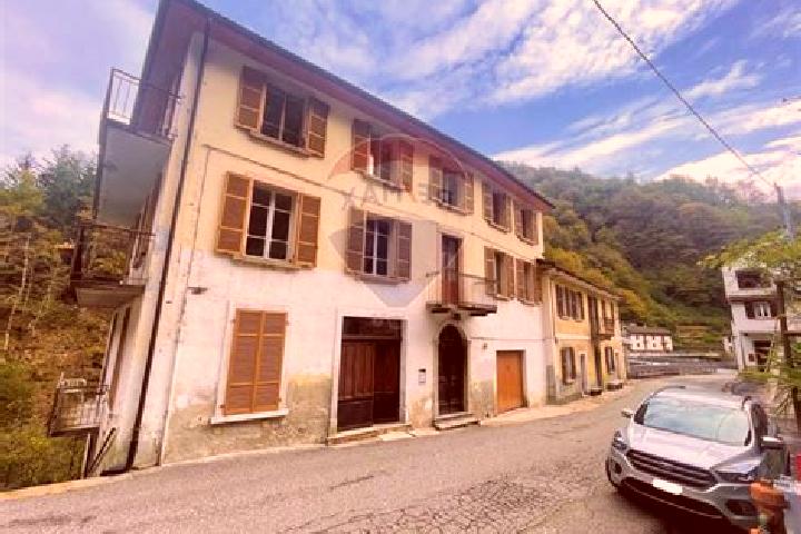 Aurora, 32 — Escort in Cavaglio-Spoccia, Italy