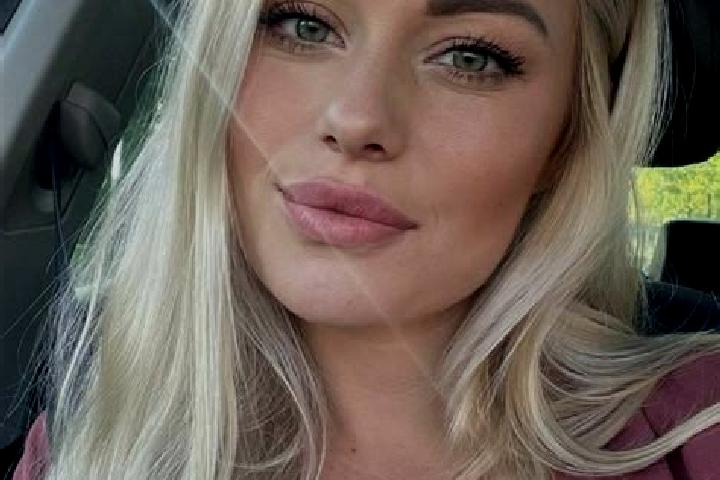Aurora, 33, a blonde hazel-eyed caucasian companion based in els Pallaresos. Offering Couples, Roleplay, Massage, Dinner Date, Party Girl. Available for inca...