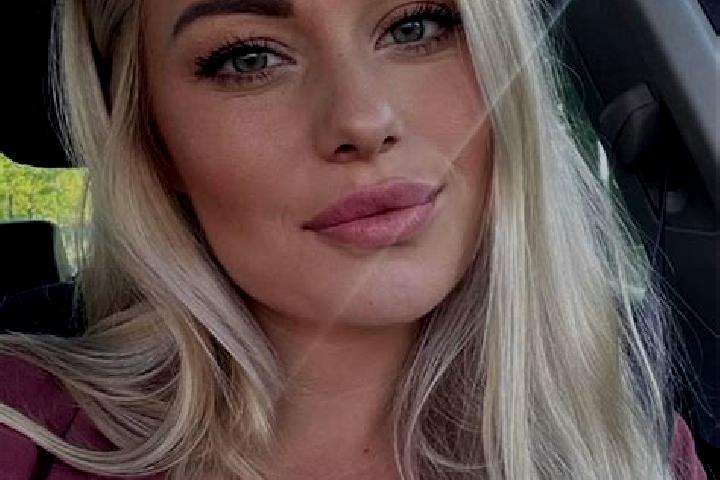 Aurora, 33, a blonde hazel-eyed mixed companion based in Krizanov. Offering Fetish, Travel Companion, Striptease, A-Level. Available for incall and outcall, ...