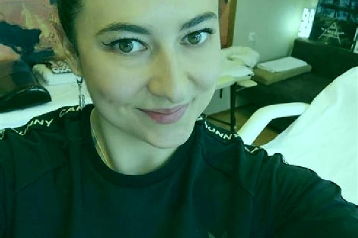 Aurora, 33, a brunette dark-eyed mixed companion based in Ceaux-en-Loudun. Offering Dinner Date, Roleplay, OWO, Massage. Available for incall and outcall, ov...