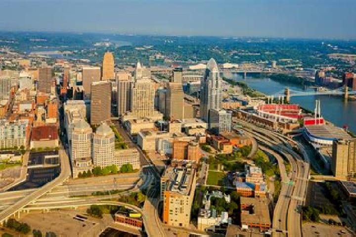 Aurora, 33 — Escort in Cincinnati, United States