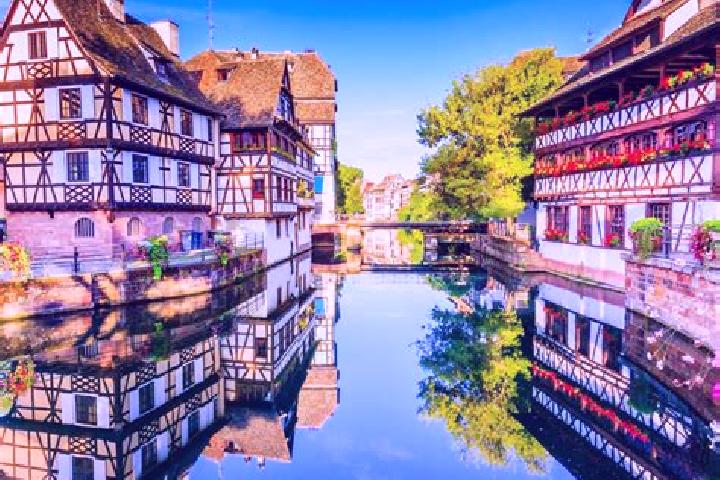 Aurora, 33 — Escort in Limalonges, France