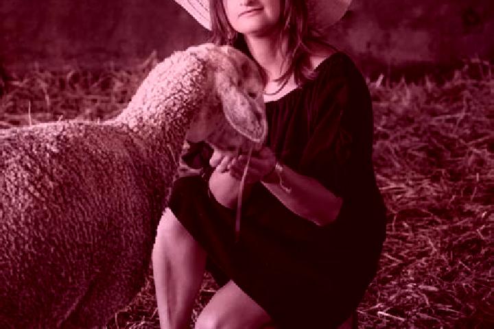 Aurora, 33 — Escort in Noyers-Pont-Maugis, France