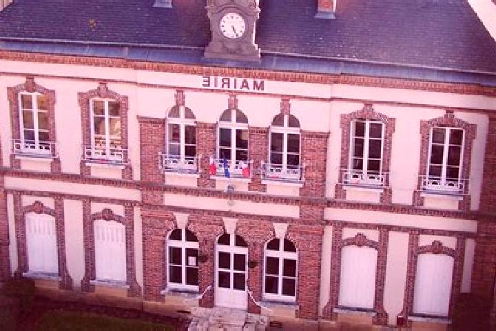 Aurora, 33 — Escort in Prunay-le-Gillon, France