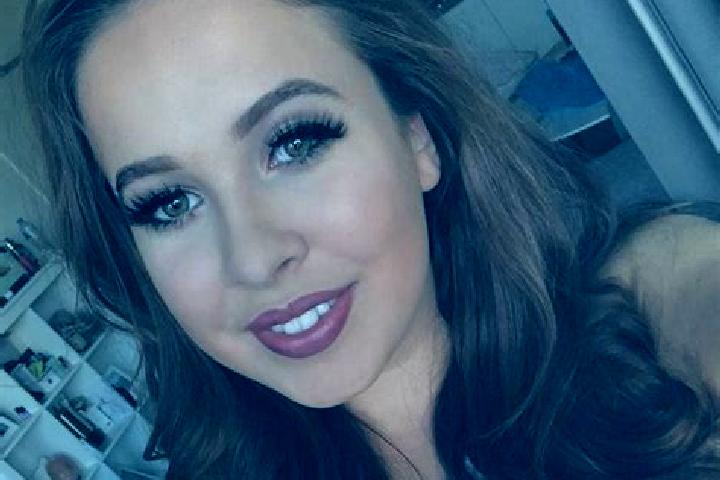 Aurora, 34, a auburn dark-eyed latina companion based in Macuilxochitl de Artigas Carranza. Offering Massage, OWO, Party Girl, BDSM. Available for incall and...