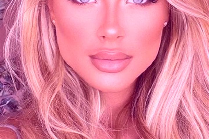 Aurora, 34, a blonde hazel-eyed latina companion based in Abancourt. Offering OWO, Overnight, Dinner Date, GFE, Massage. Available for incall and outcall, da...