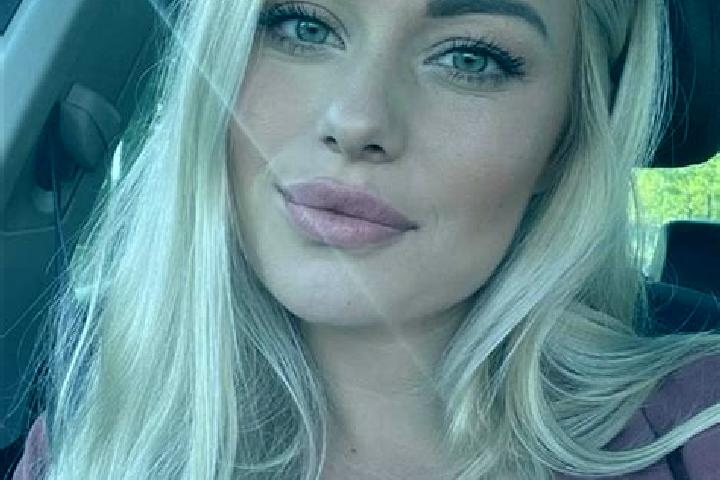 Aurora, 34, a blonde hazel-eyed slavic companion based in Clewiston. Offering A-Level, 69, Massage, CIM. Available for incall and outcall, day and evening da...