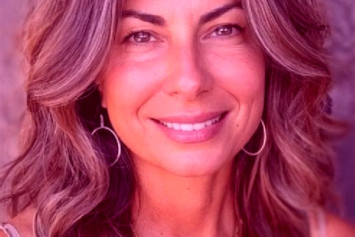 Aurora, 34, a brunette grey-eyed caribbean companion based in Nova Soure. Offering Overnight, CIM, Dinner Date. Available for incall and outcall, day and eve...