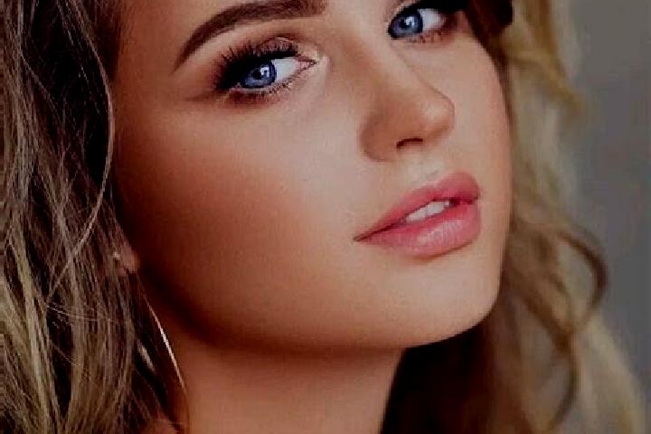 Aurora, 34, a dark blonde blue-eyed slavic companion based in Villa d Adda. Offering Dinner Date, Duos, A-Level. Available for incall and outcall, day and ev...