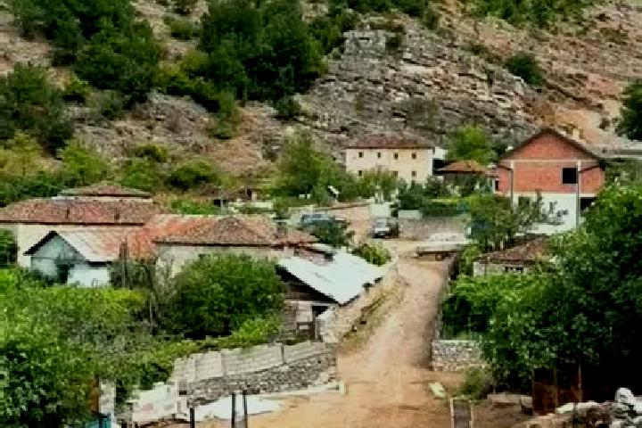 Aurora, 34 — Escort in Krume, Albania