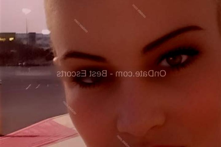 Aurora, 34 — Escort in Pettit, United States