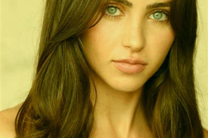 Aurora, 35, a brunette dark-eyed european companion based in Chosica. Offering Couples, Girlfriend Experience, Party Girl, Tantra. Available for incall and o...