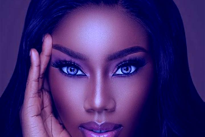 Aurora, 35, a chestnut blue-eyed ebony companion based in Guenthersleben-Wechmar. Offering Striptease, Duos, Girlfriend Experience, Travel Companion, Massage...