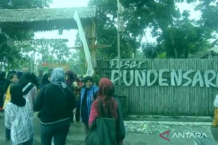 Aurora, 35 — Escort in Desa Gunungsari, Indonesia