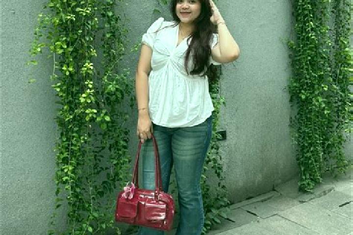 Aurora, 35 — Escort in Gandrungmangu, Indonesia