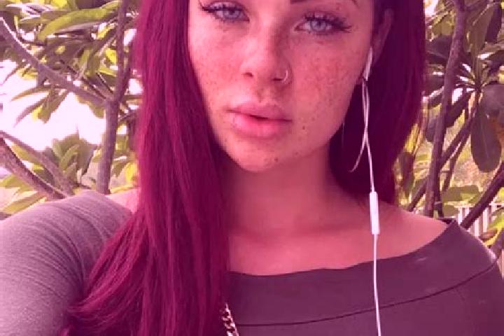 Aurora, 36, a auburn brown-eyed caucasian companion based in Abella de la Conca. Offering 69, Roleplay, Travel Companion, OWO, Domination. Available for inca...