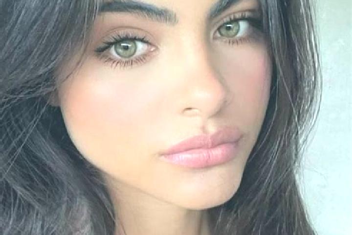 Aurora, 36, a brunette grey-eyed latina companion based in Broekdijk. Offering Party Girl, Travel Companion. Available for incall and outcall, day and evenin...