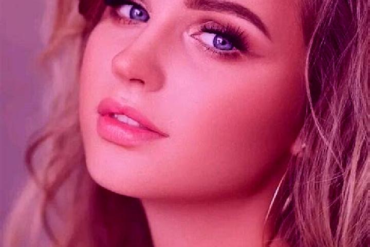 Aurora, 36, a dark blonde blue-eyed mediterranean companion based in N Gotran. Offering Girlfriend Experience, Fetish, Striptease, Duos, Tantra. Available fo...