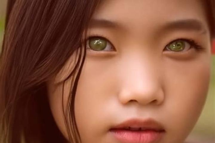 Aurora, 36, a red green-eyed asian companion based in Bersone. Offering Couples, Overnight, Roleplay, Tantra. Available for incall and outcall, day and eveni...