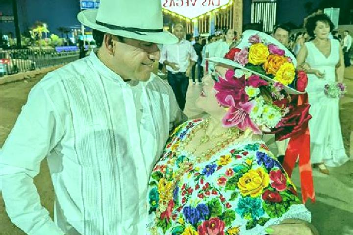 Aurora, 36 — Escort in Buctzotz, Mexico