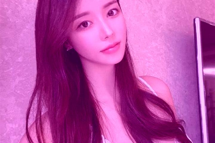 Aurora, 36 — Escort in Sunzhen, China