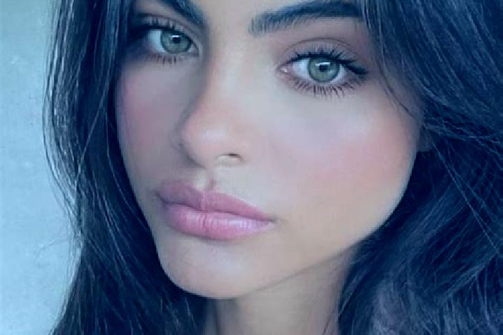 Aurora, 37, a brunette blue-eyed indian companion based in Wehringen. Offering 69, Domination, CIM, Striptease, Dinner Date. Available for incall and outcall...