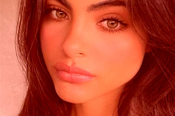 Aurora, 37, a brunette green-eyed indian companion based in Sojat. Offering Roleplay, GFE, A-Level. Available for incall and outcall, day and evening dates.