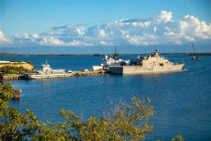 Aurora, 37 — Escort in Naval Station Guantanamo Bay, Cuba