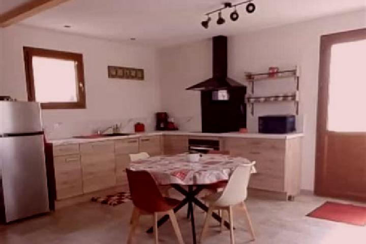 Aurora, 37 — Escort in Savigneux, France