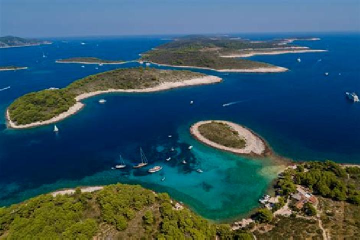 Aurora, 37 — Escort in Vlaka, Croatia