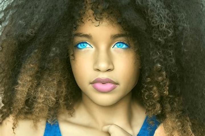 Aurora, 38, a black blue-eyed mixed companion based in Ello. Offering Fetish, Dinner Date, Domination. Available for incall and outcall, day and evening dates.