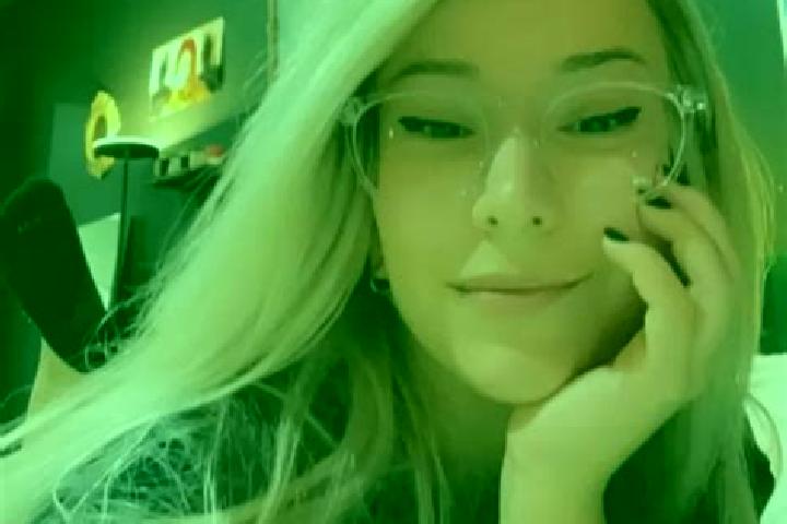 Aurora, 38, a blonde amber-eyed mixed companion based in Rosnoen. Offering BDSM, Deep French Kissing, Dinner Date. Available for incall and outcall, day and ...