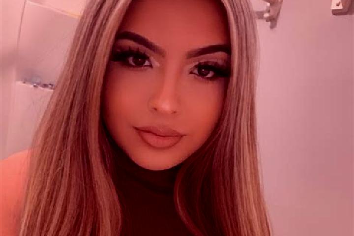 Aurora, 38, a blonde brown-eyed latina companion based in Strelna. Offering Domination, Couples, OWO. Available for incall and outcall, day and evening dates.